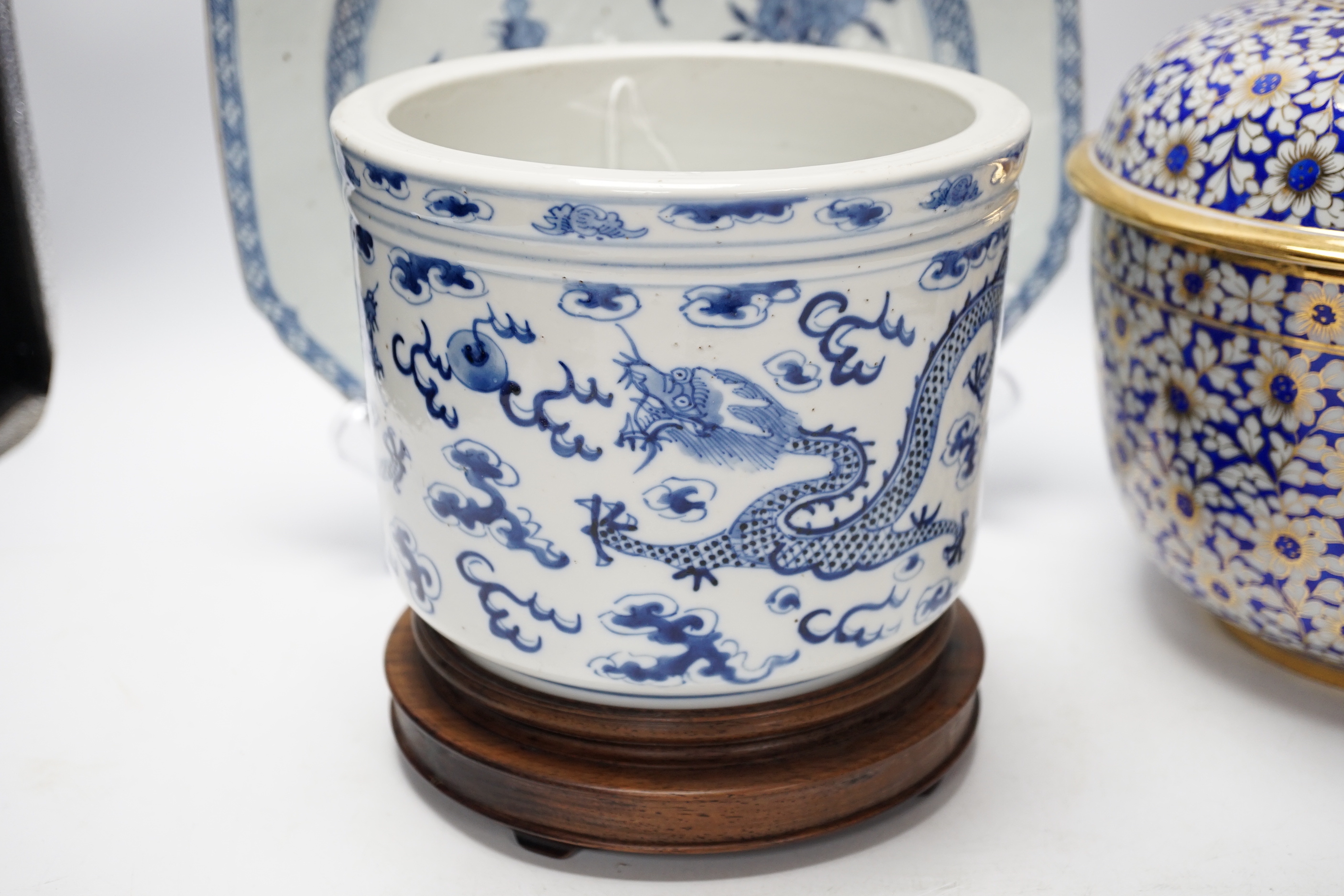 A late 18th century Chinese blue and white octagonal export plate and other items, Chinese export plate, 30cm wide (5)